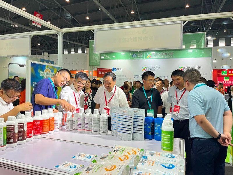 新朝陽(yáng)綠色生物科技亮相西部植?！半p交會(huì)”與第八屆綠色農(nóng)藥博覽會(huì)